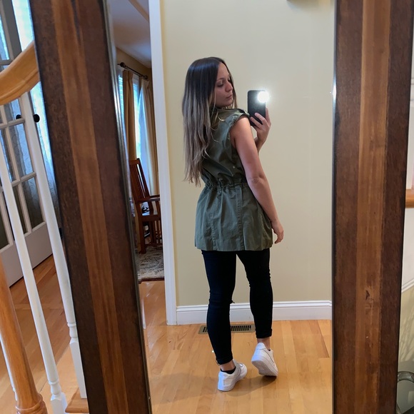 Green Vest - Picture 8 of 8